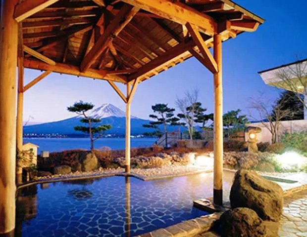 秀峰閣 湖月