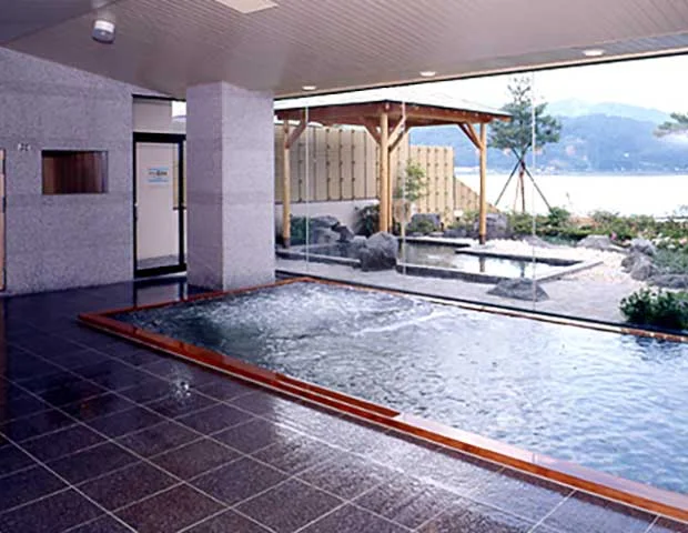 秀峰閣 湖月