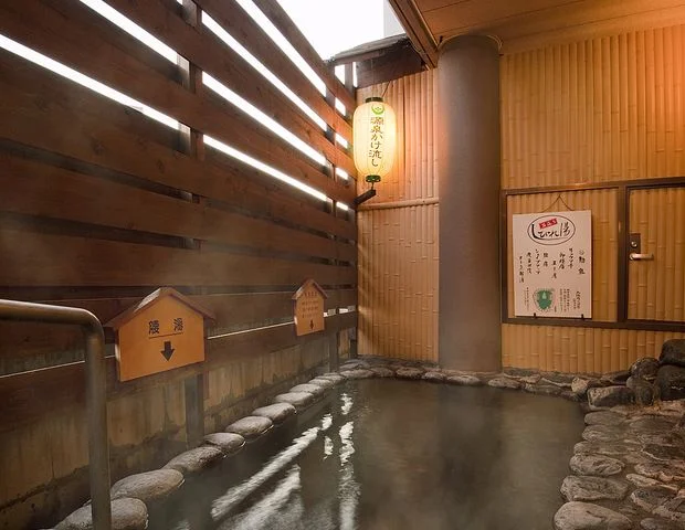 自家源泉かけ流しの天然温泉　湯村ホテル（旧 湯村ホテルB＆B）