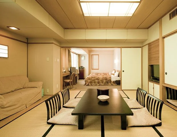 自家源泉かけ流しの天然温泉　湯村ホテル（旧 湯村ホテルB＆B）