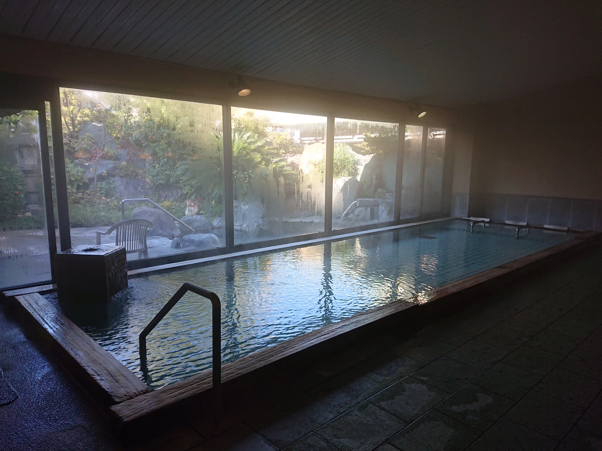 石和名湯館糸柳