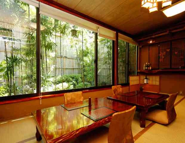 割烹旅館 芳野