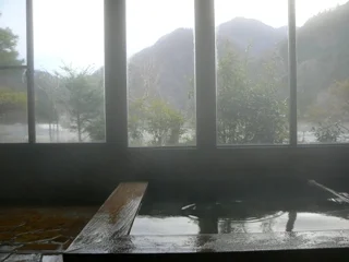 白根館