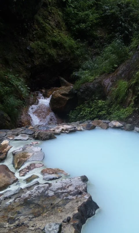 燕温泉 河原の湯