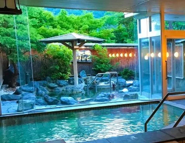 旅籠屋 定山渓商店(旧 定山渓温泉 渓流荘) - 北海道