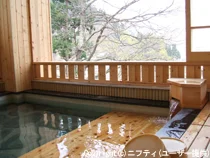 雪国の宿 高半