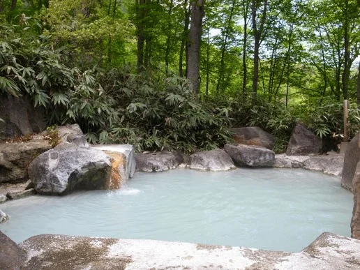 燕温泉 黄金の湯