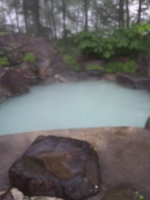 燕温泉 黄金の湯