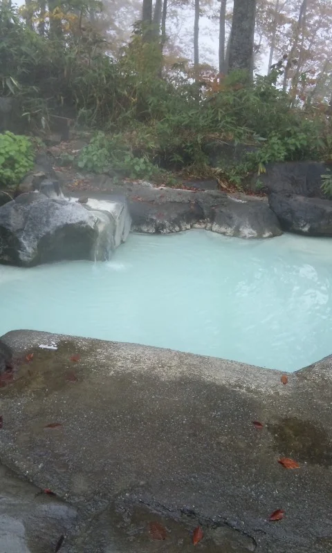 燕温泉 黄金の湯