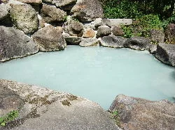 燕温泉 黄金の湯