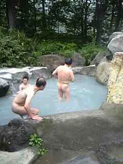 燕温泉 黄金の湯