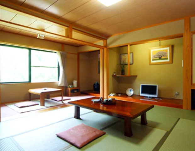 銀山平温泉　湖山荘