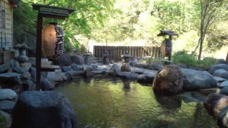 奥湯沢 貝掛温泉（かいかけおんせん）