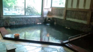 奥湯沢 貝掛温泉（かいかけおんせん）