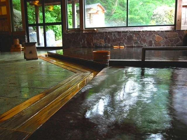 奥湯沢 貝掛温泉（かいかけおんせん）