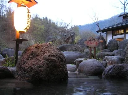 奥湯沢 貝掛温泉（かいかけおんせん）