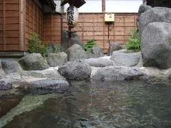 奥湯沢 貝掛温泉（かいかけおんせん）