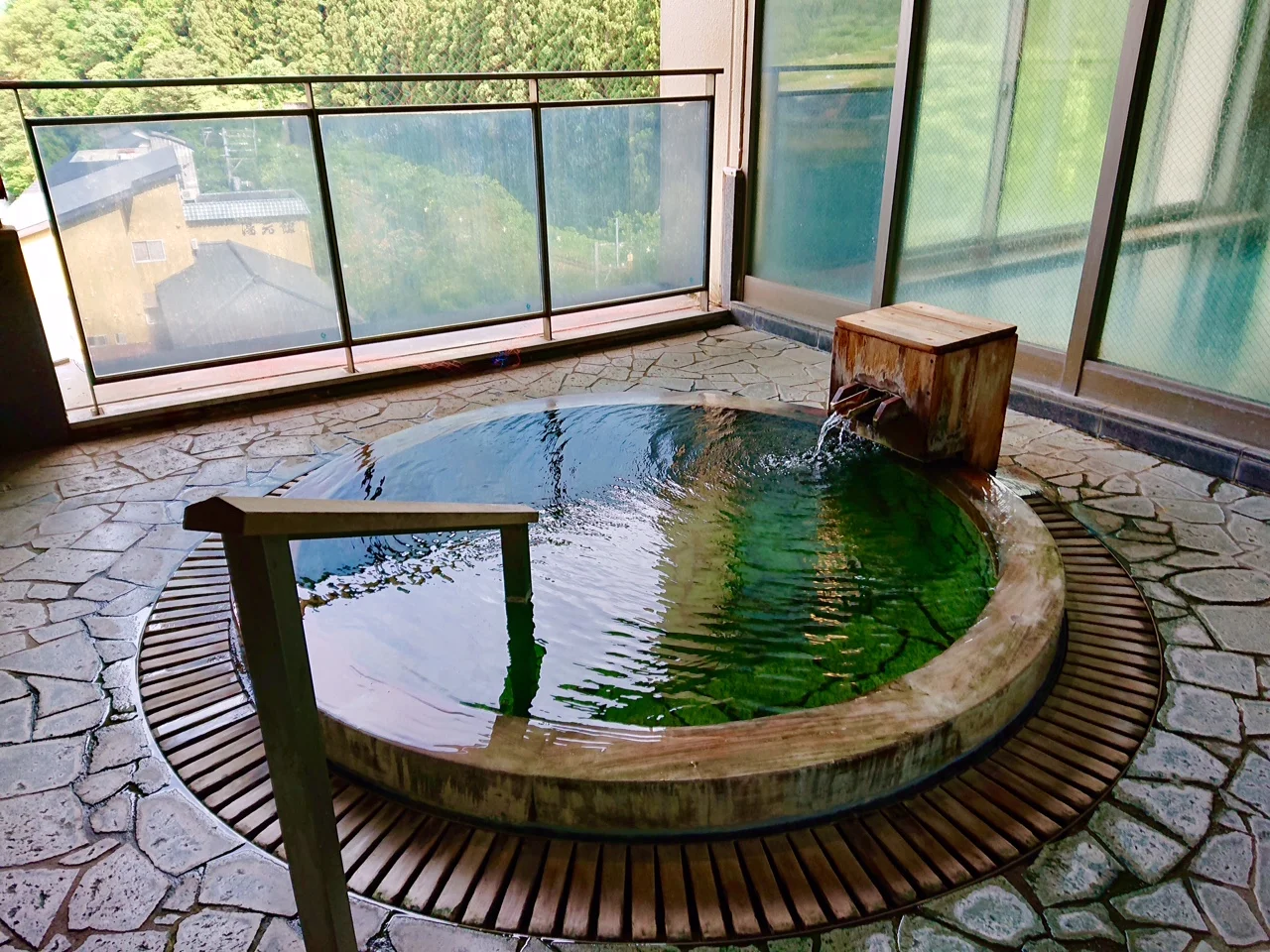 ぬくもりの宿 翠玉の湯 佐取館
