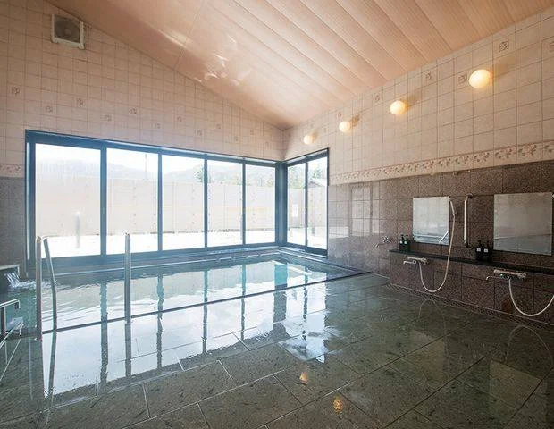 熊と森の湯(旧 出湯うるおいの里)(閉館しました)