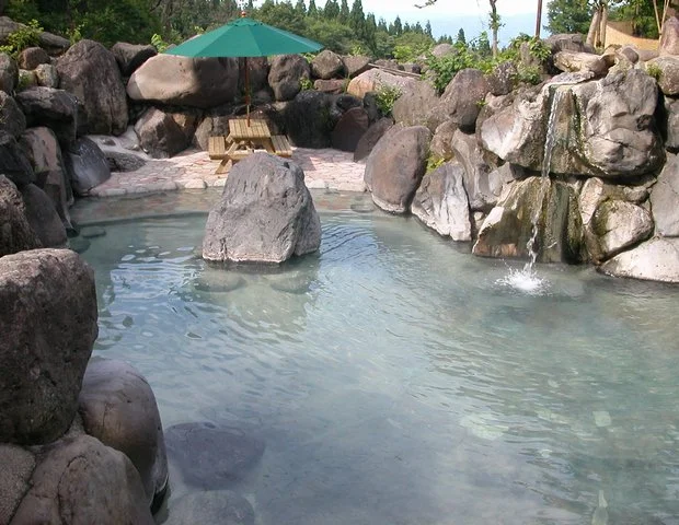赤倉温泉野天風呂滝の湯
