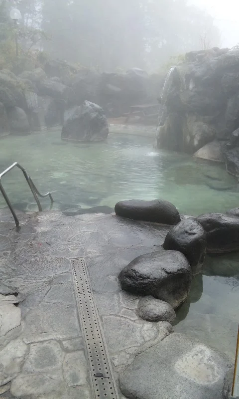 赤倉温泉野天風呂滝の湯