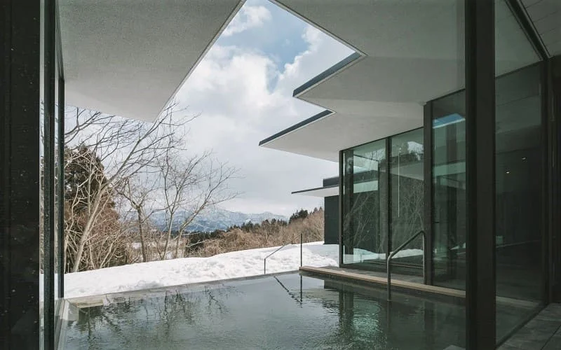 FIELD SUITE SPA HEADQUATERS