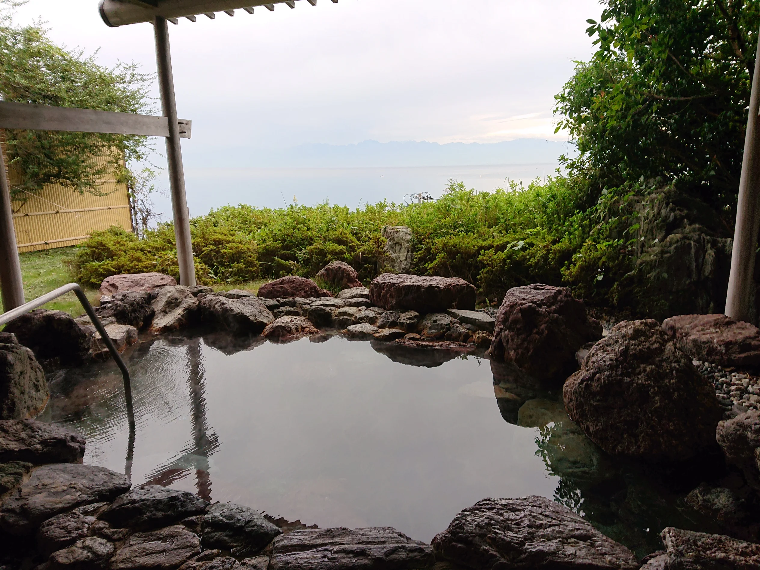 なだうら温泉　磯波風