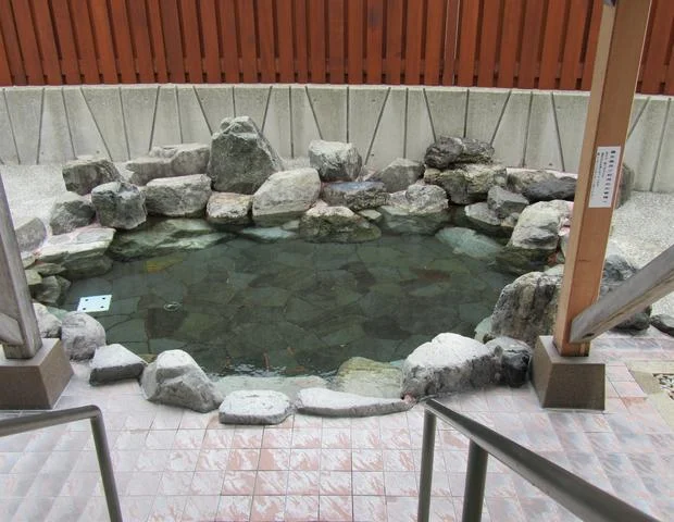 六呂師高原トロン温浴施設うらら館（旧 トロン温泉 うらら館）