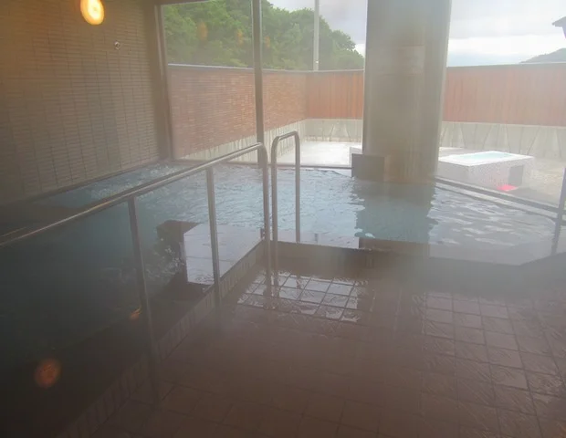 六呂師高原トロン温浴施設うらら館（旧 トロン温泉 うらら館）