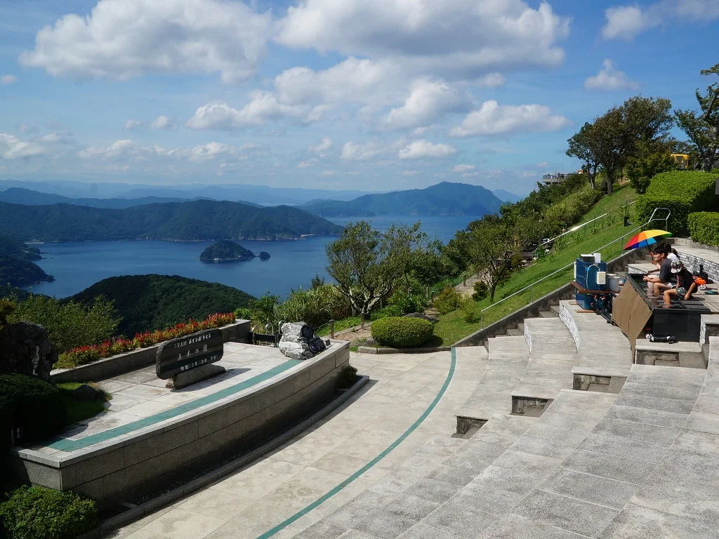 レインボーライン山頂公園 天空の足湯