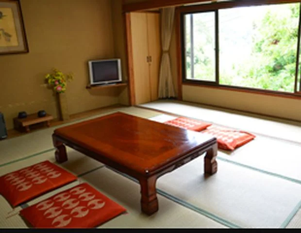 旅館 芳泉閣