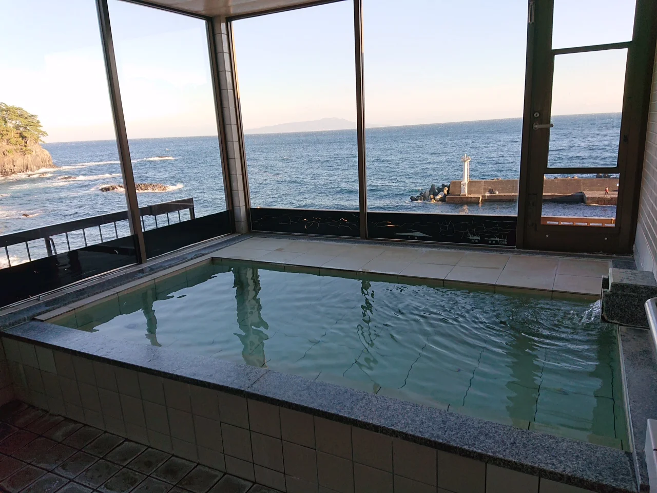 海が庭 みなとや