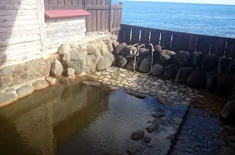 波打ち際の露天風呂「磯の湯」