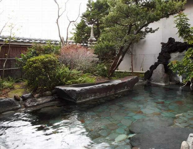 坂聖・玉樟園（旧 玉樟園新井）