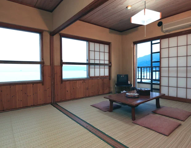 宇佐美温泉　ふぐ地魚料理の宿　大塚
