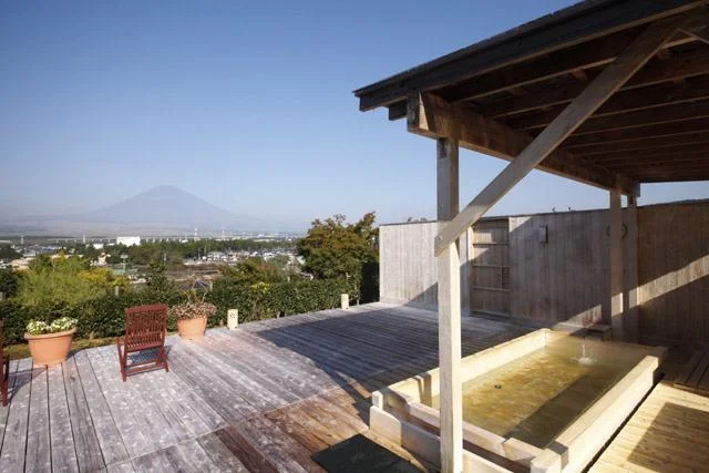 御殿場高原 時之栖 源泉 茶目湯殿