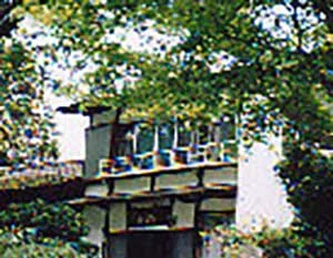 秀山荘