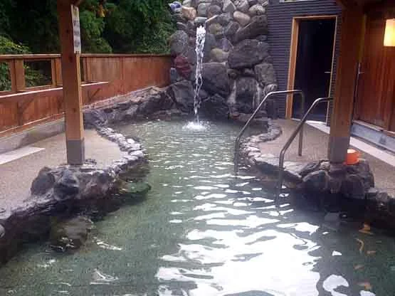 久瀬温泉露天風呂 白龍の湯