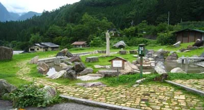 新穂高温泉・中尾高原「足洗いの湯」