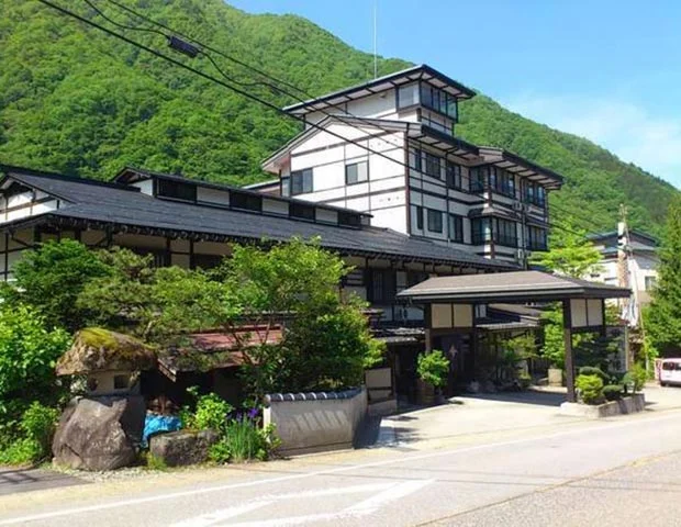 奥飛騨温泉郷 新平湯温泉 長作の宿 なかだ屋