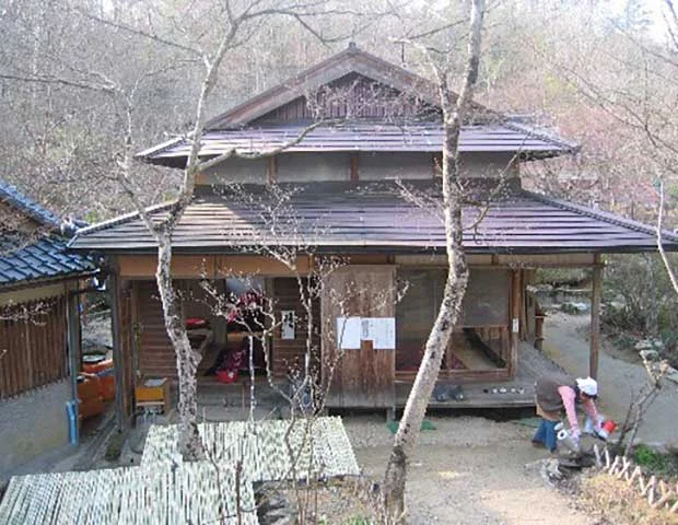 湯之島ラヂウム鉱泉保養所（ローソク温泉）