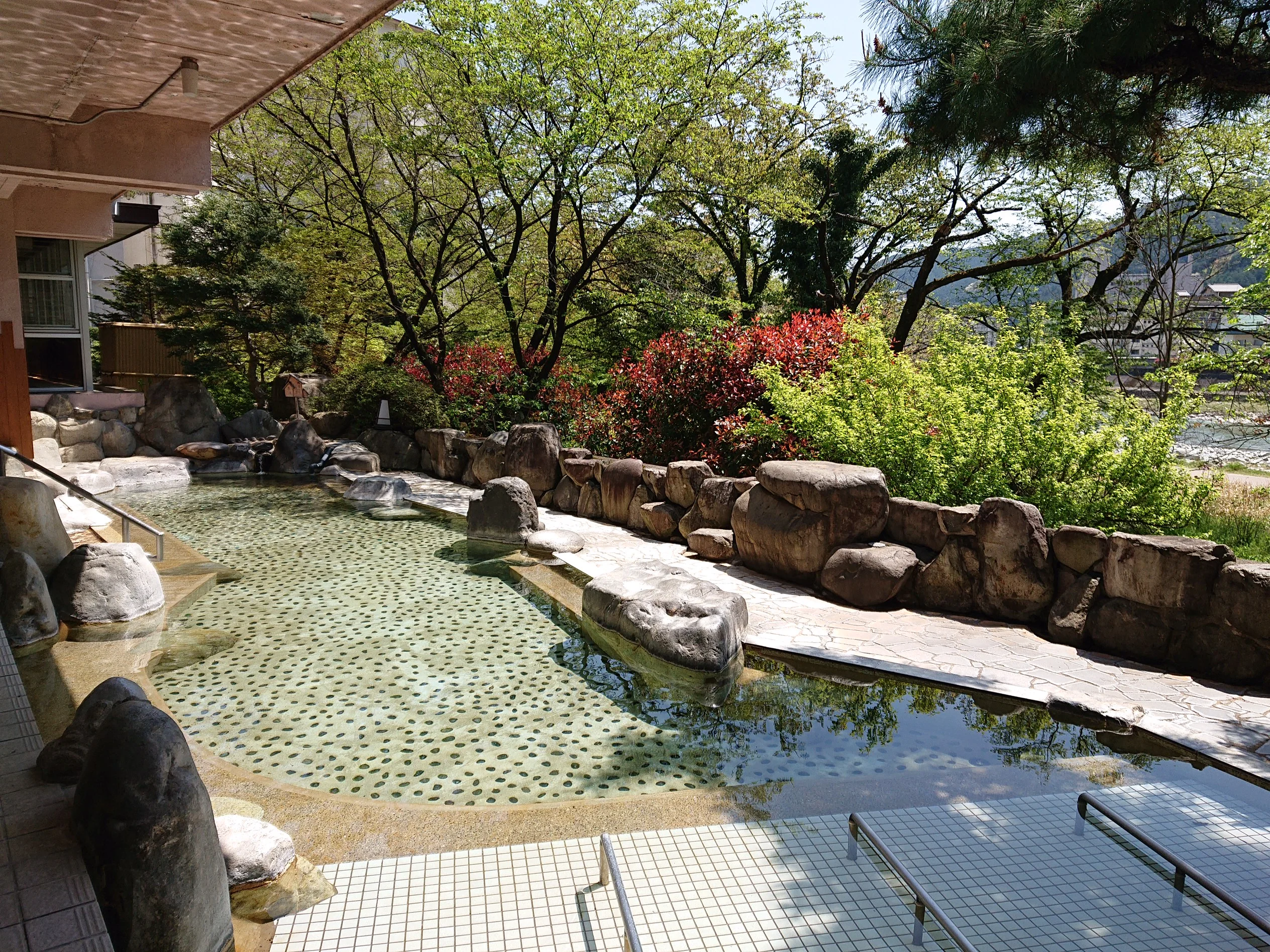 望川館