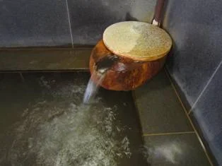 共同浴場 神の湯