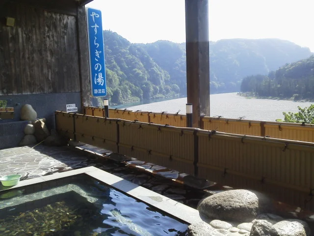 入鹿温泉 ホテル 瀞流荘
