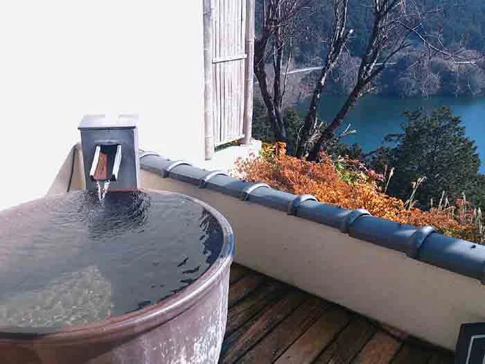 青蓮寺レークホテル