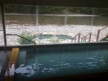 奥熊野川湯温泉 川湯みどりや