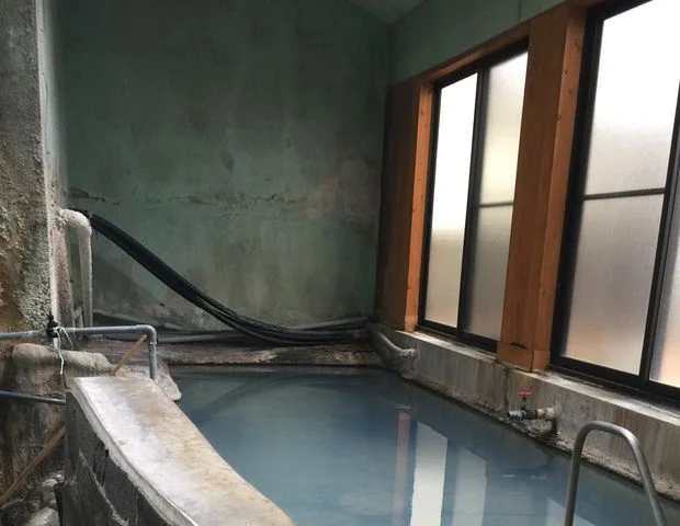 黒湯の高友旅館
