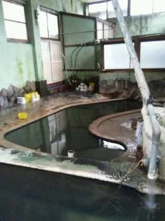 黒湯の高友旅館