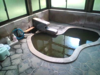 黒湯の高友旅館