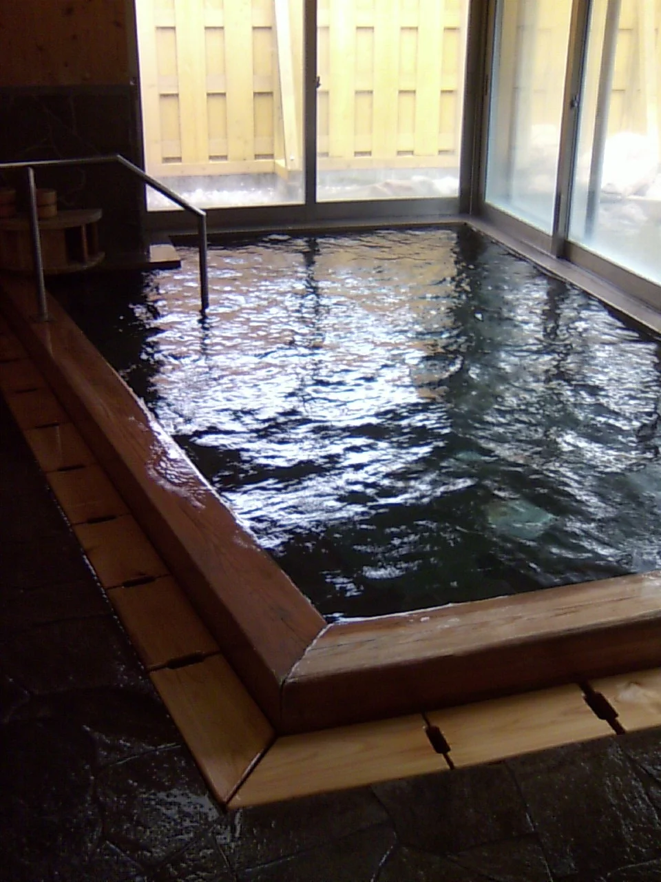 丹生ヤマセミ温泉館